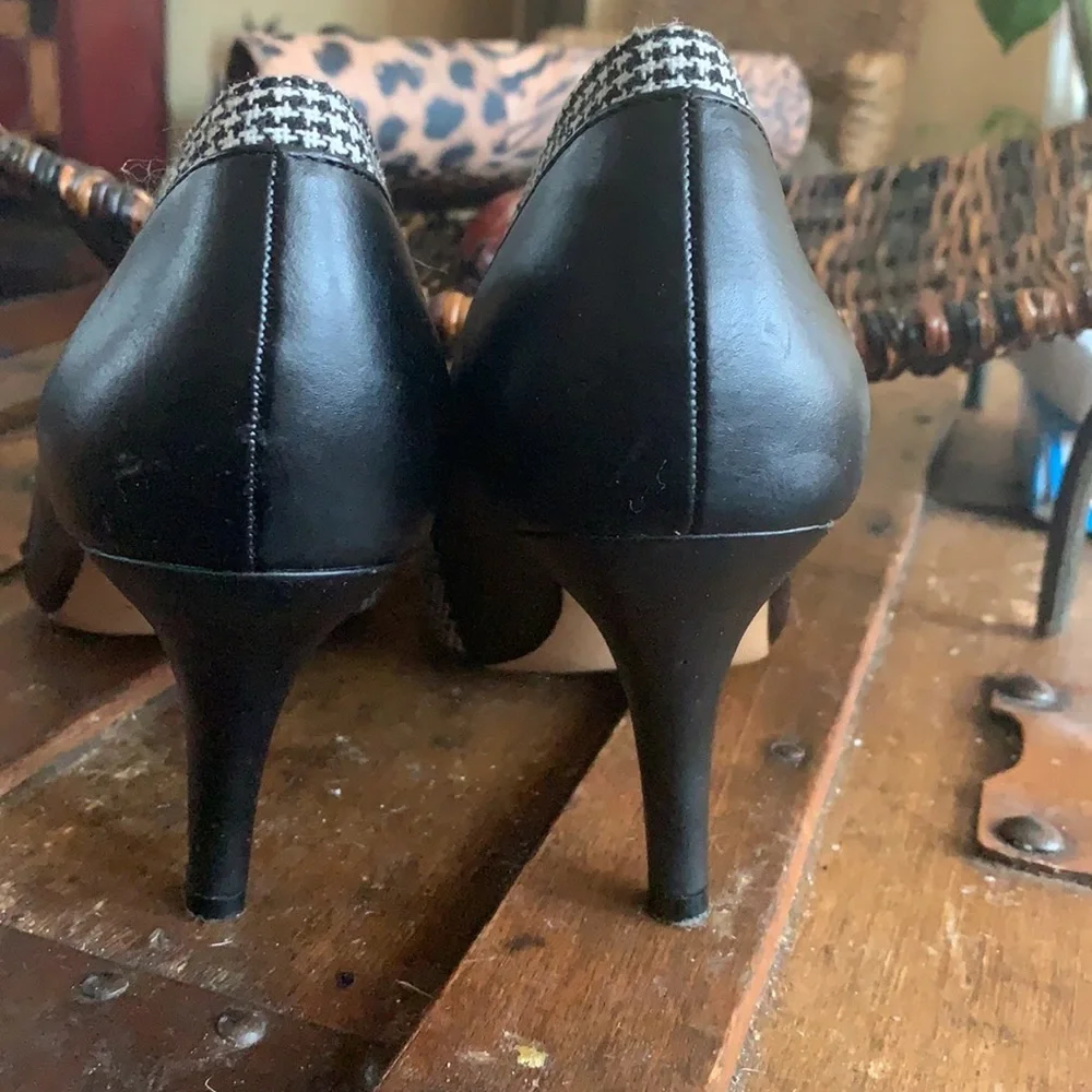 Kelly & Katie elegant black